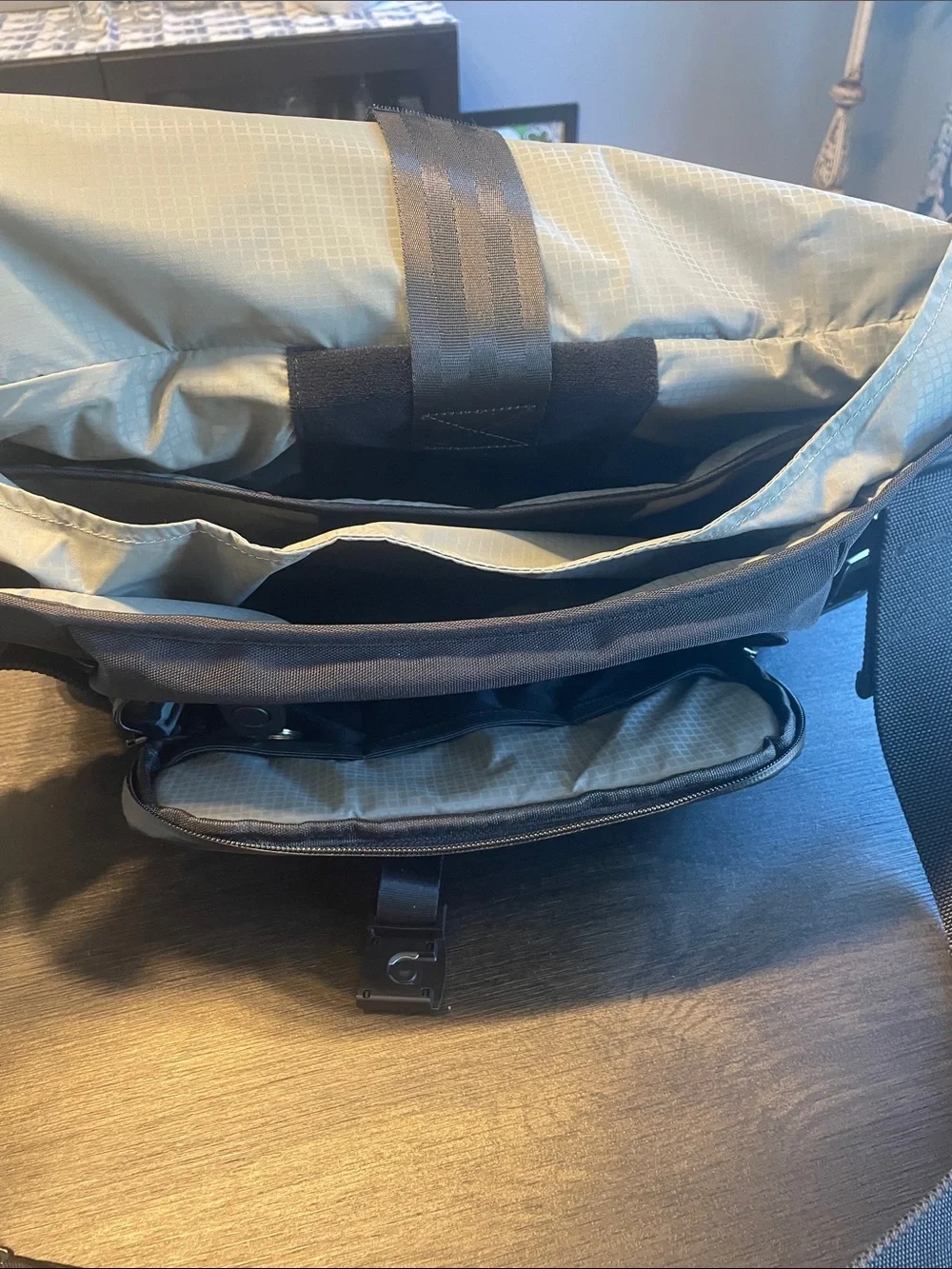 Alpaka Men's Messenger Bag with Top Handle and Wide Shoulder Strap